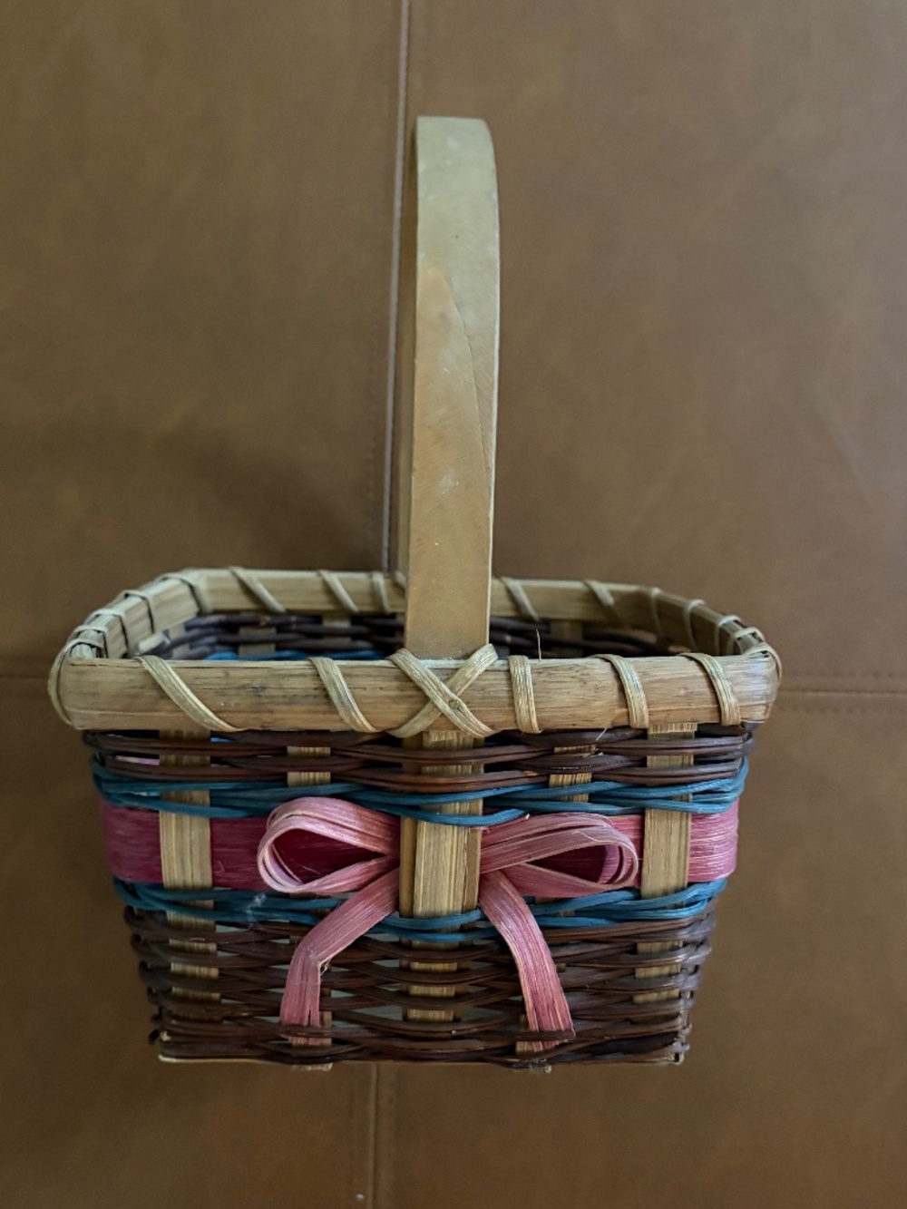 cottagecore woven bow basket pink blue 6X4" EUC whimsy home decor farmhouse good